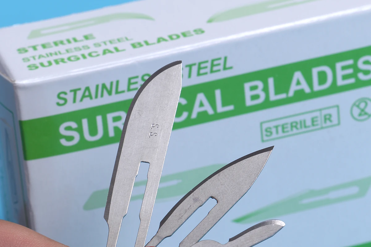 Carbon and Stainless Surgical Scalpel Surgical Blades - Image 4